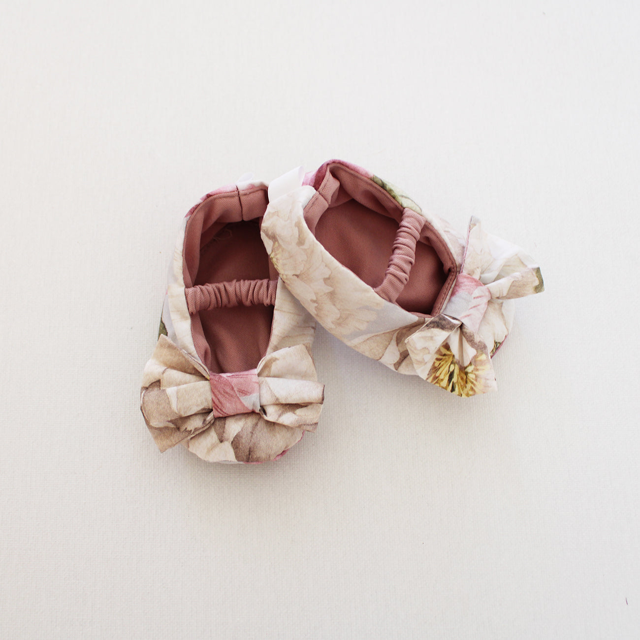 Soft Sole Shoes with bow - Peony