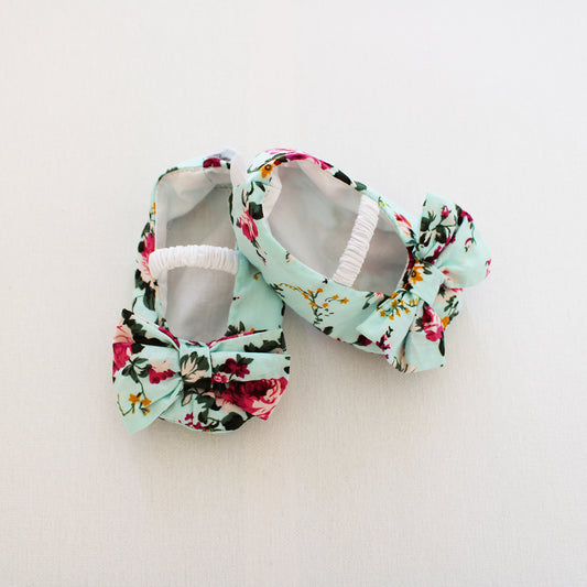 Soft Sole Shoes with bow - Roses in Bloom